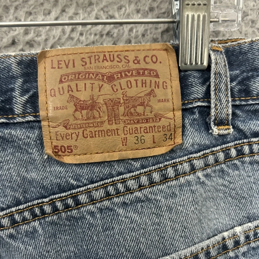 Vintage Levis Jeans Mens 36x34 Blue Denim 505 Straight Leg Light Wash 90s Adult